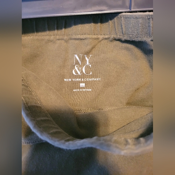 New York & Company Olive Leggings - Picture 3 of 3